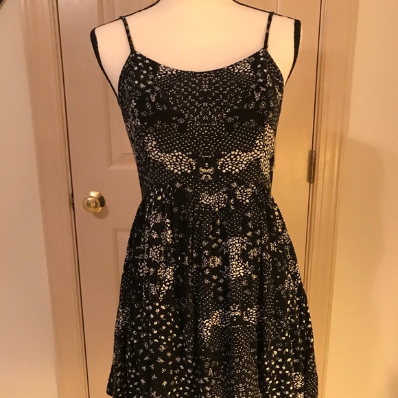 Forever 21 Dresses & Skirts - Forever 21 black sundress  size large. Black
